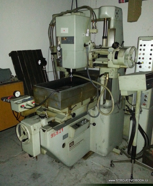 Elektroerozivní hloubící stroj SIP-3 EE (SIP 3 EE (13).jpg)